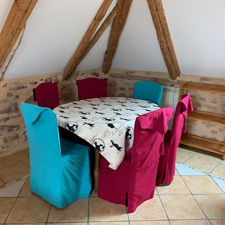 Cafe De La Place Gite & Chambres D'Hotes "Lou Pastre" Lanuéjols Eksteriør billede
