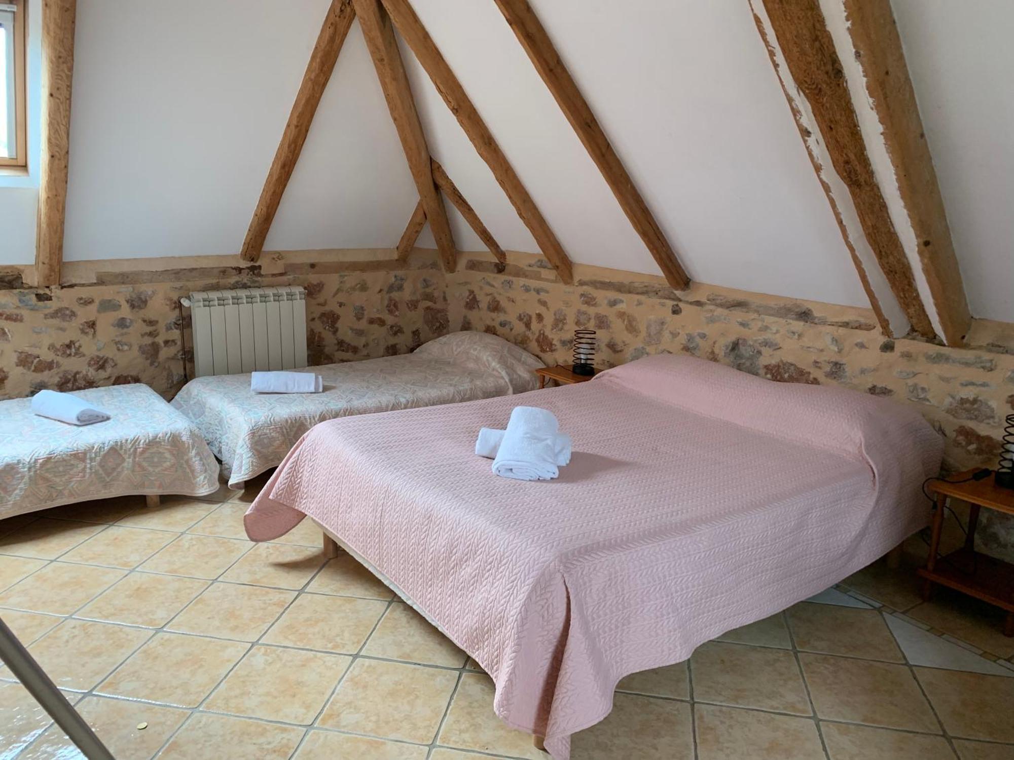 Cafe De La Place Gite & Chambres D'Hotes "Lou Pastre" Lanuéjols Eksteriør billede